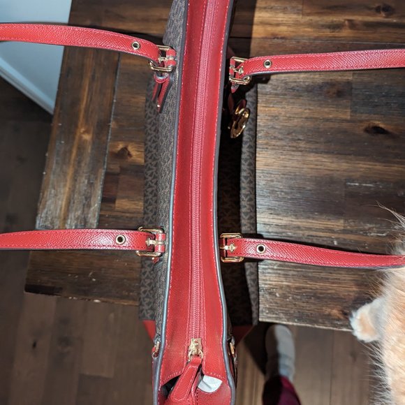 Michael Kors Voyager Handbag - Picture 5 of 14